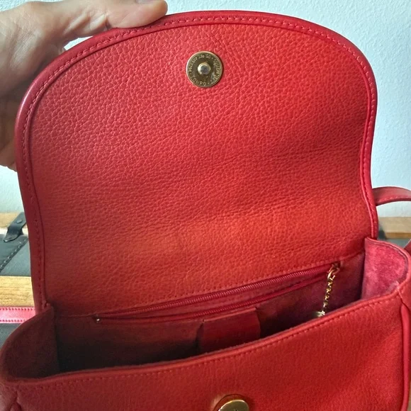 Vintage Gucci red crossbody - Picture 9 of 16